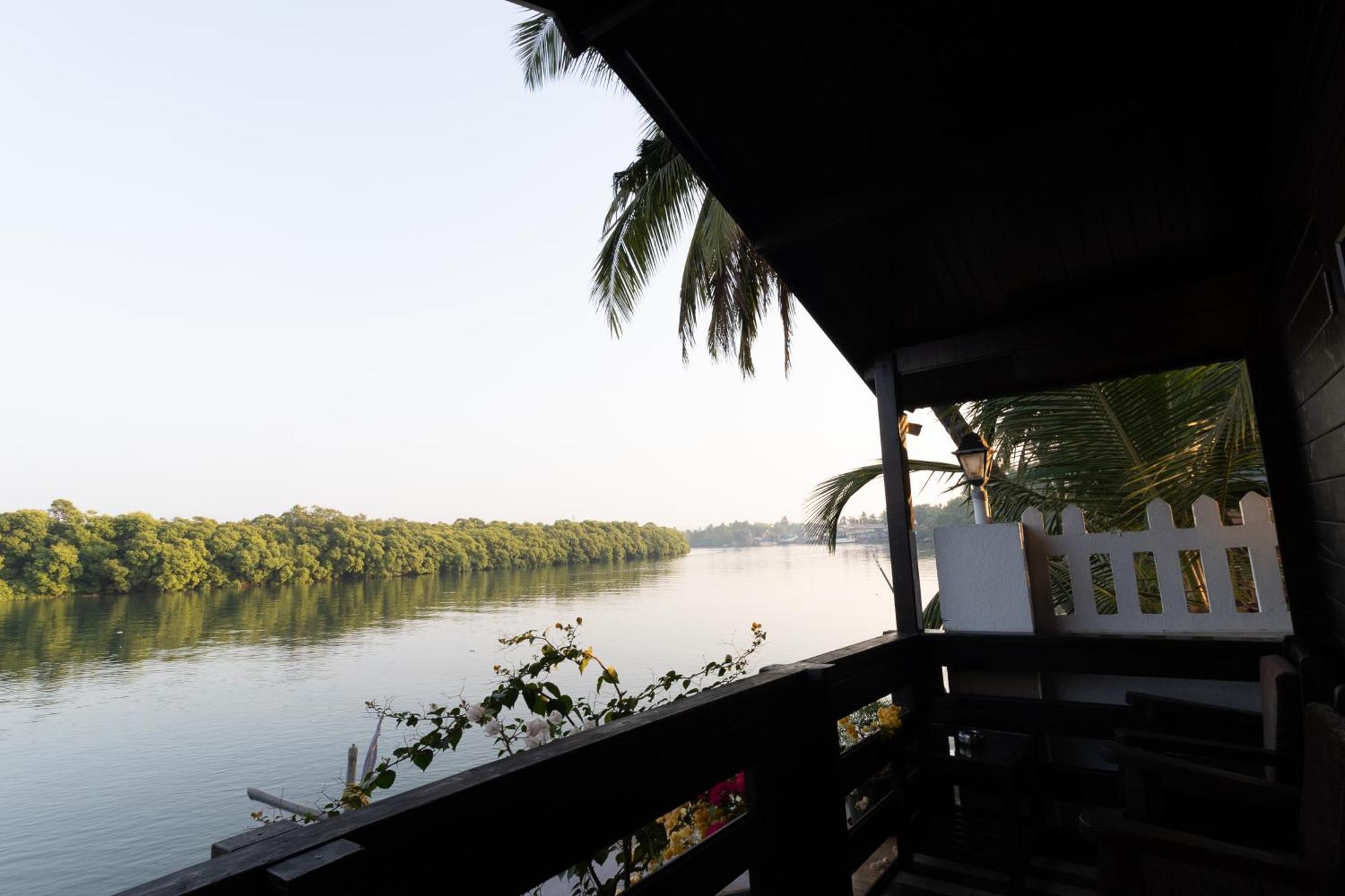 Sal Riviera Hotel Cavelossim Exterior photo