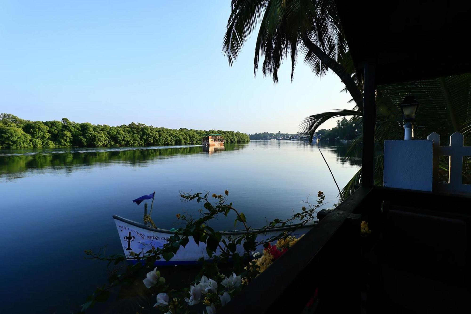 Sal Riviera Hotel Cavelossim Exterior photo