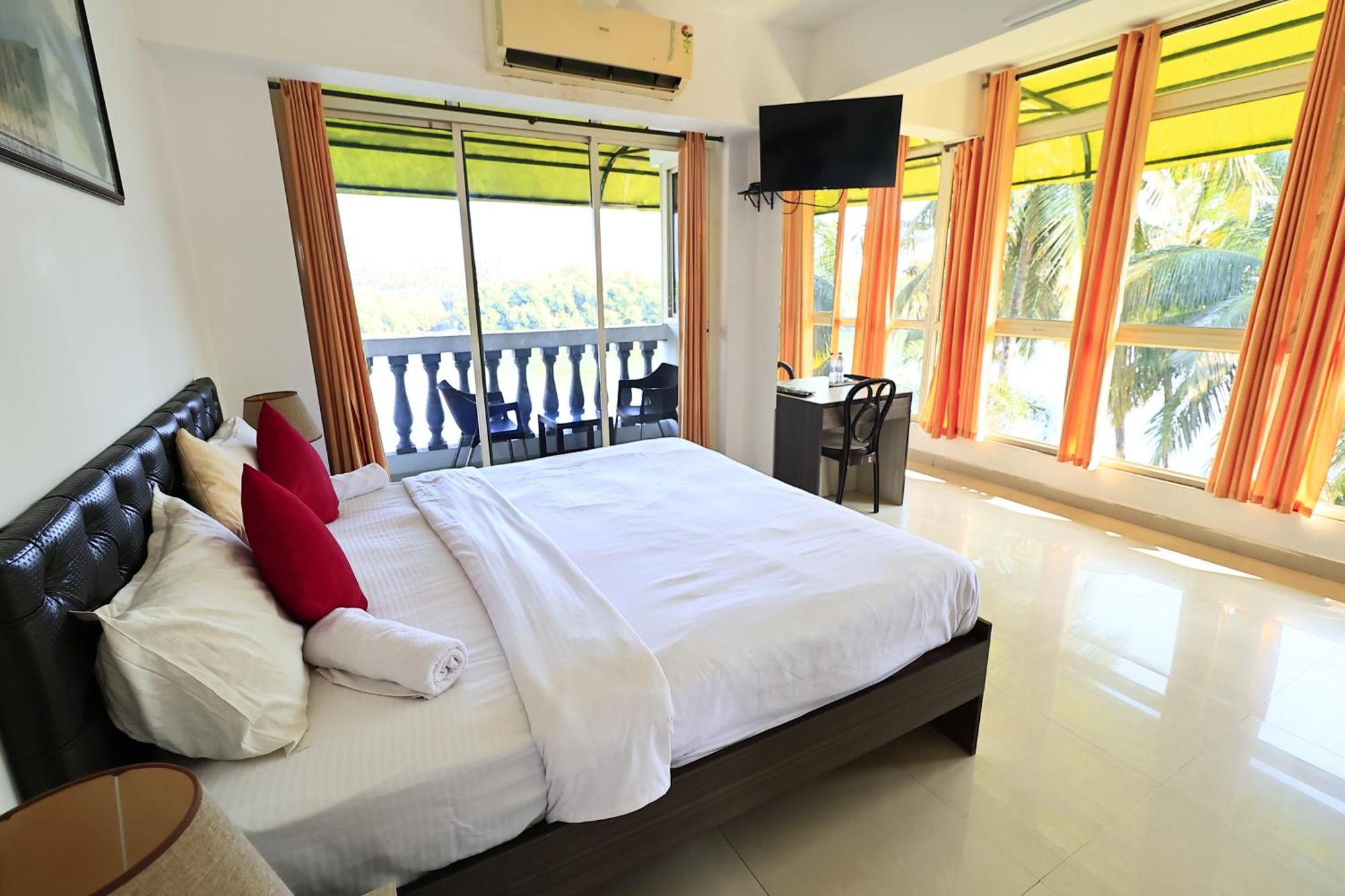 Sal Riviera Hotel Cavelossim Exterior photo